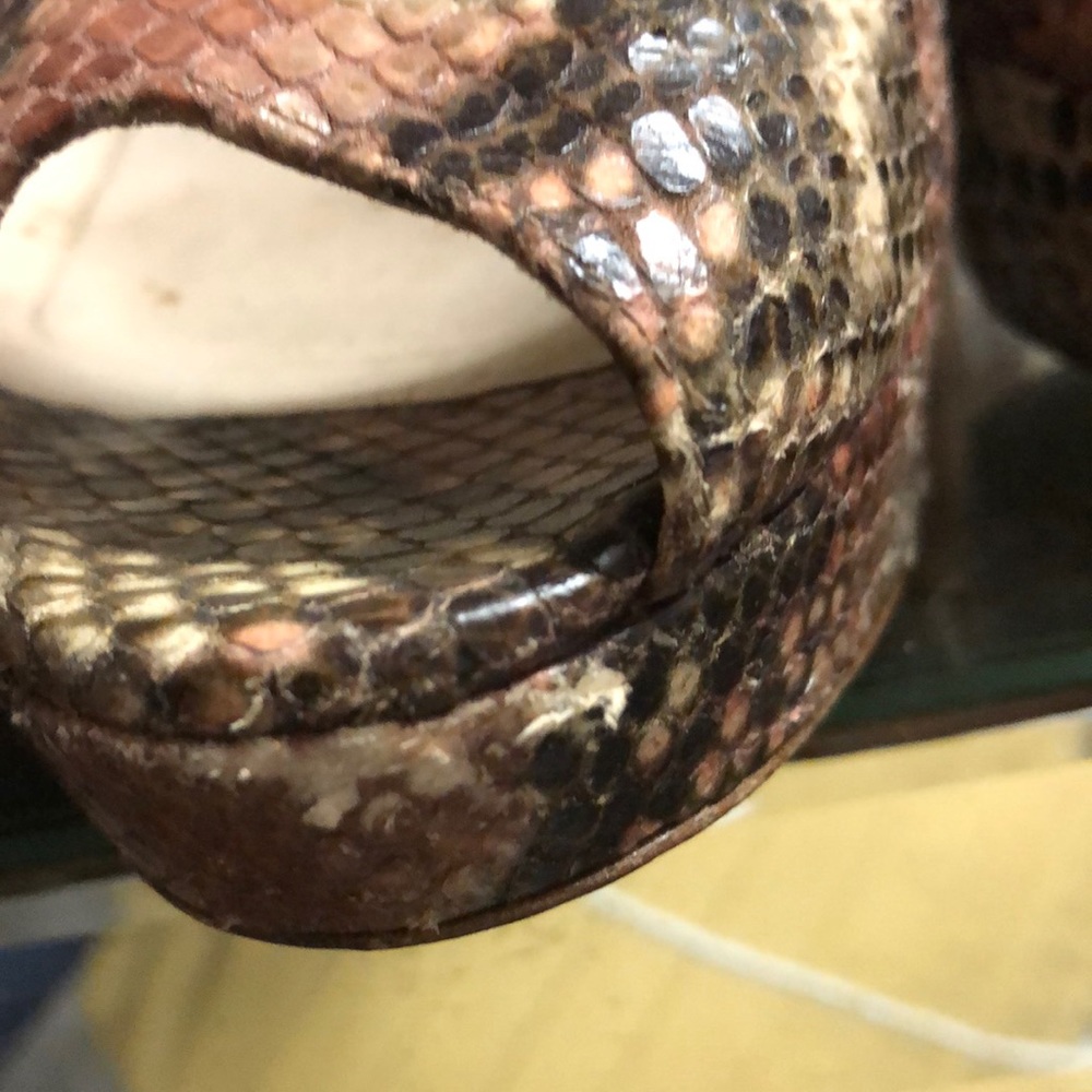 2 pairs Lk Bennett pumps 39&39.9 - Picture 14 of 15